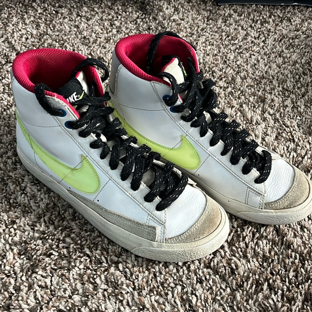 Boys Nike blazers size 6Y
